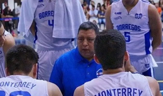 Por 30 años Ignacio Moreno ha dirigido a los Borregos de Basquetbol.