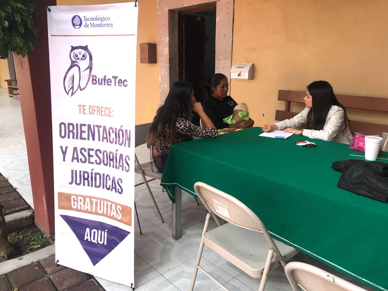 BUFETEC dando asesoría legal