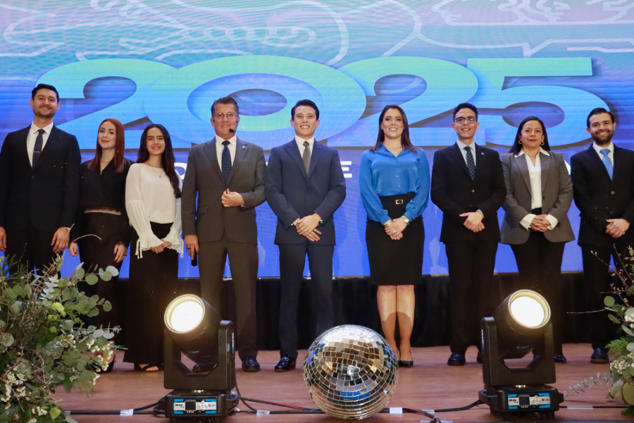 Estudiantes, docentes, colaboradores y el director del Tec campus Chihuahua participan en el informe 2025