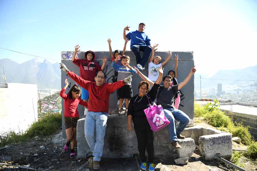 El grupo Niños en acción realiza actividades para mejorar su colonia.