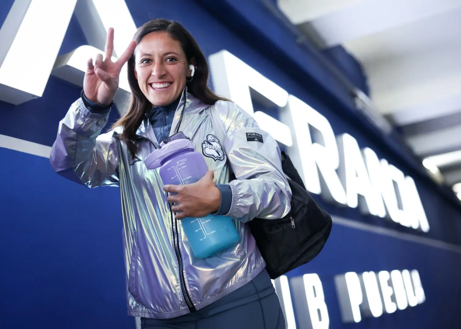 Sheila Vivanco en el Estadio de Puebla