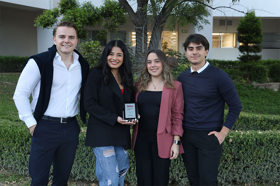 El equipo con su premio