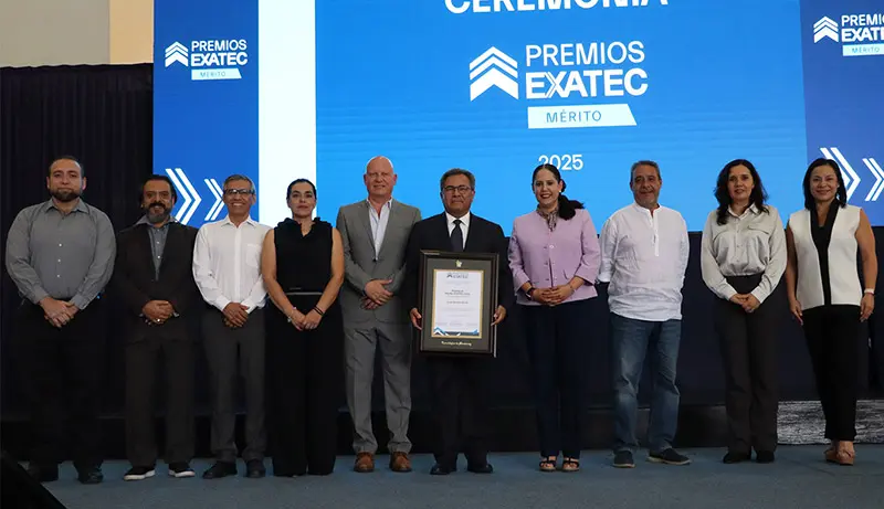 Jorge Morales Barud, fue reconocido por su liderazgo, impacto en el ámbito educativo y compromiso social, a lo largo de 40 años, con el Premio al Mérito EXATEC 2025 del Tecnológico de Monterrey, campus Cuernavaca.