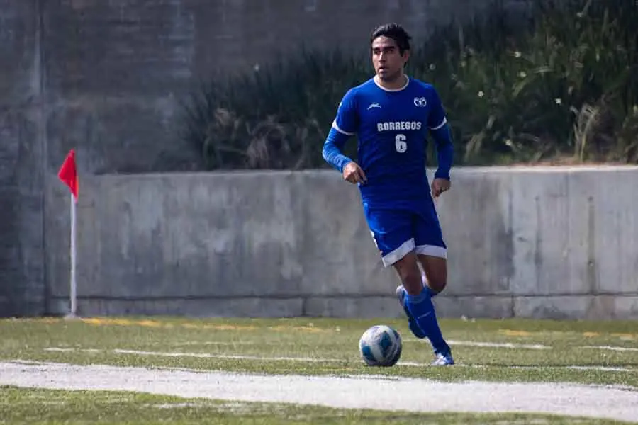 Jugador de Borregos Monterrey de fútbol soccer varonil.