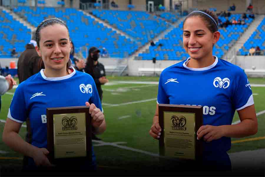 Karla Miranda y Regina López portaron los jerseys 29 y 30 en Borregos Femenil.