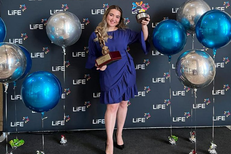 Karol García ganadora del Borrego de Oro en la Premiación LiFE 2022.