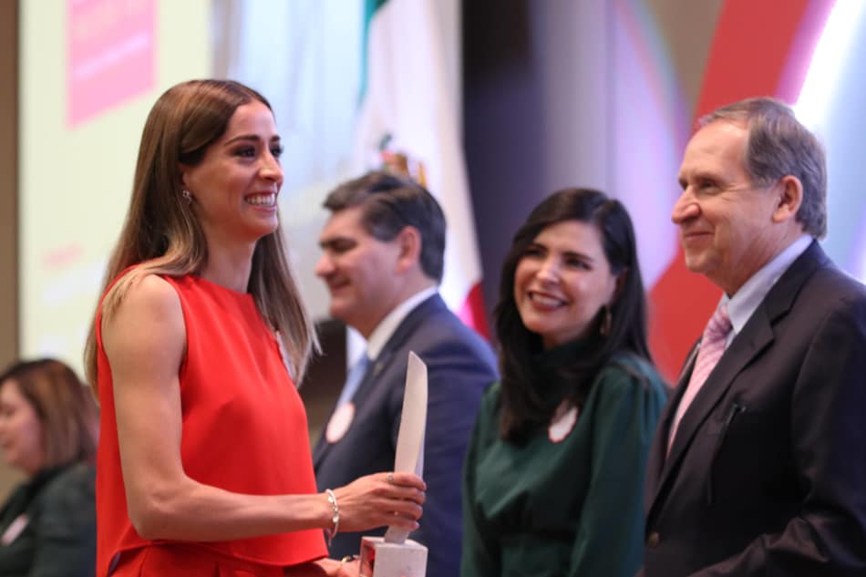 La velocista Paola Morán gana Premio Mujer Tec 2020 en Salud y Deporte