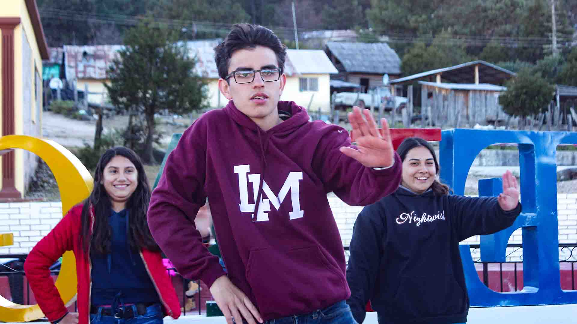 Alumnos de PrepaTec y Tec del Monterrey en la sierra de Durango