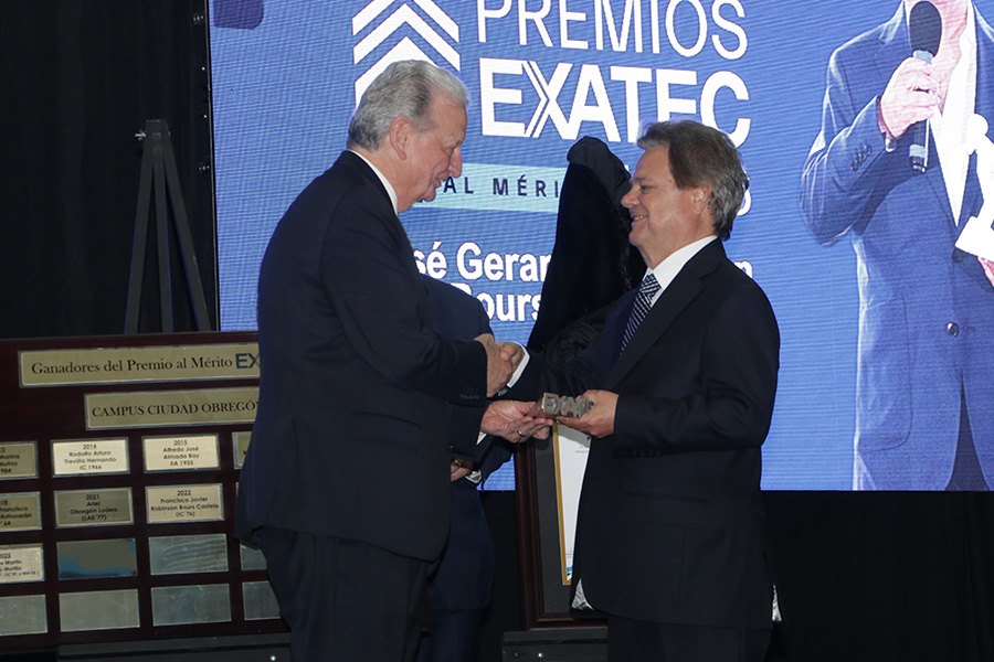 Legado transformador: recibe Premio al M&eacute;rito EXATEC en Ciudad Obreg&oacute;n