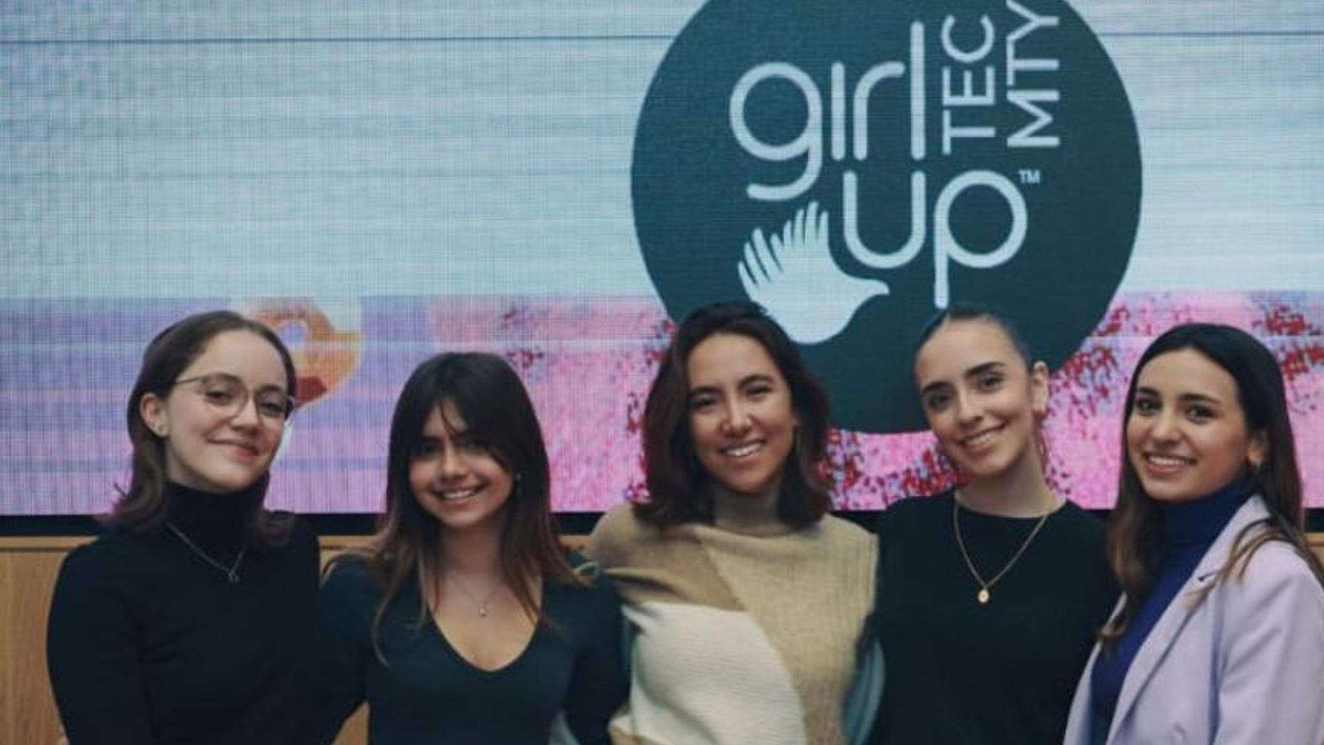 Lena Su&aacute;rez fue voluntaria por tres a&ntilde;os en Girl Up Tec