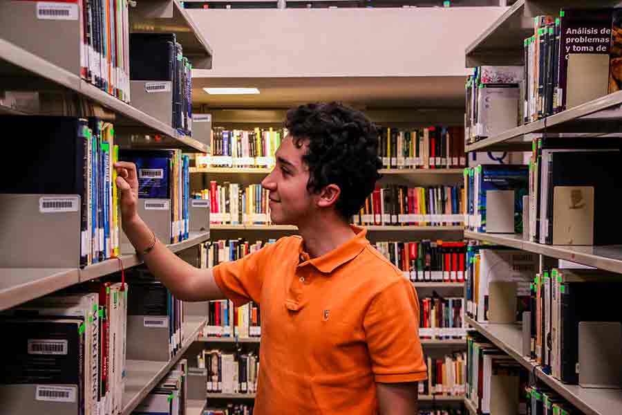 Publican libro de cuentos y poesía estudiantes de Tec Guadalajara.