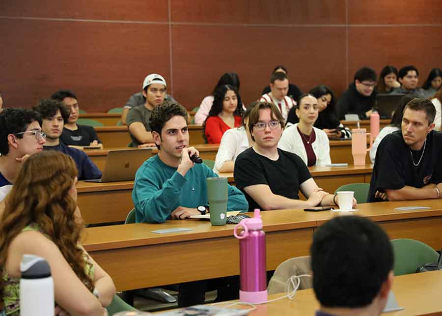 Liderazgo social, con prop&oacute;sito, fue el tema de la ponencia del acad&eacute;mico y pol&iacute;tico Sergio Fajardo.