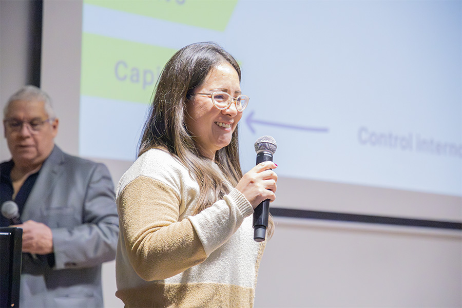 Liliana Romero en la conferencia La Contadur&iacute;a con Visi&oacute;n de Futuro celebrada en el Tec de Monterrey campus Laguna