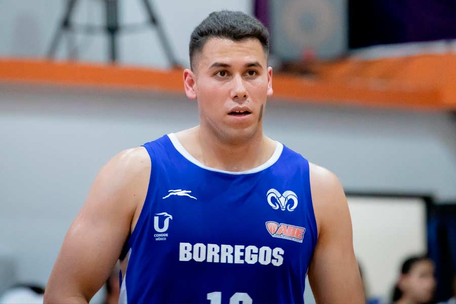 Orlando Torrero jugó como poste para Borregos Monterrey y anotó 23 puntos en la final de Los 8 Grandes.