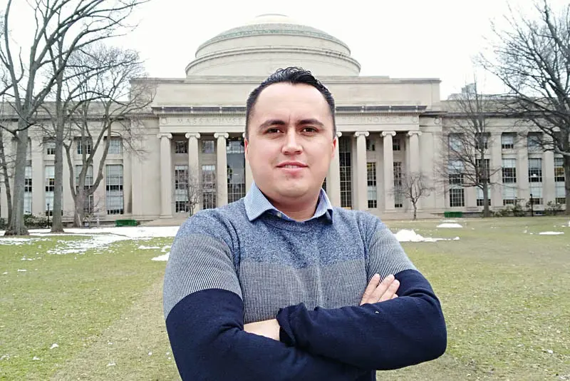 Luis Lozano.