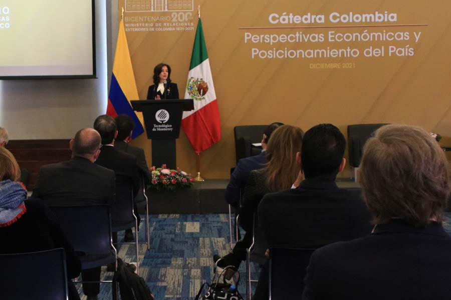 México y Colombia hablan sobre perspectivas económicas en Tec Santa Fe