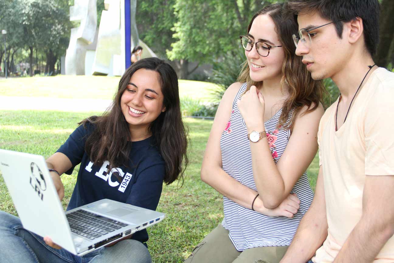 Los peer mentors son estudiantes de semestres avanzados.