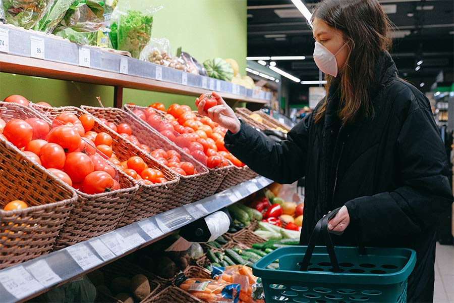 mujer-supermercado-covid