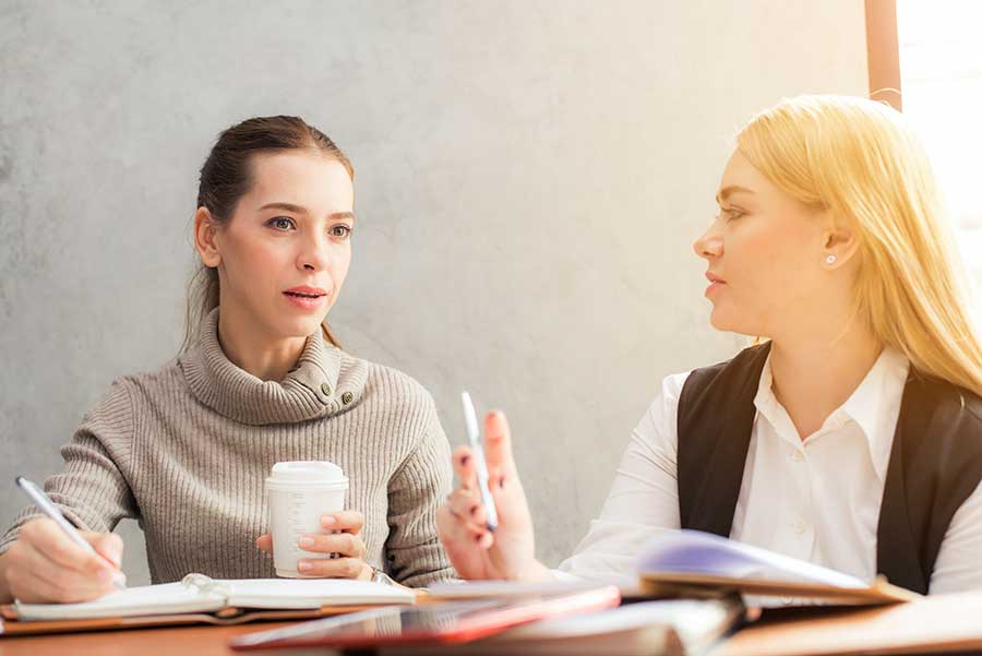 Mujeres trabajando