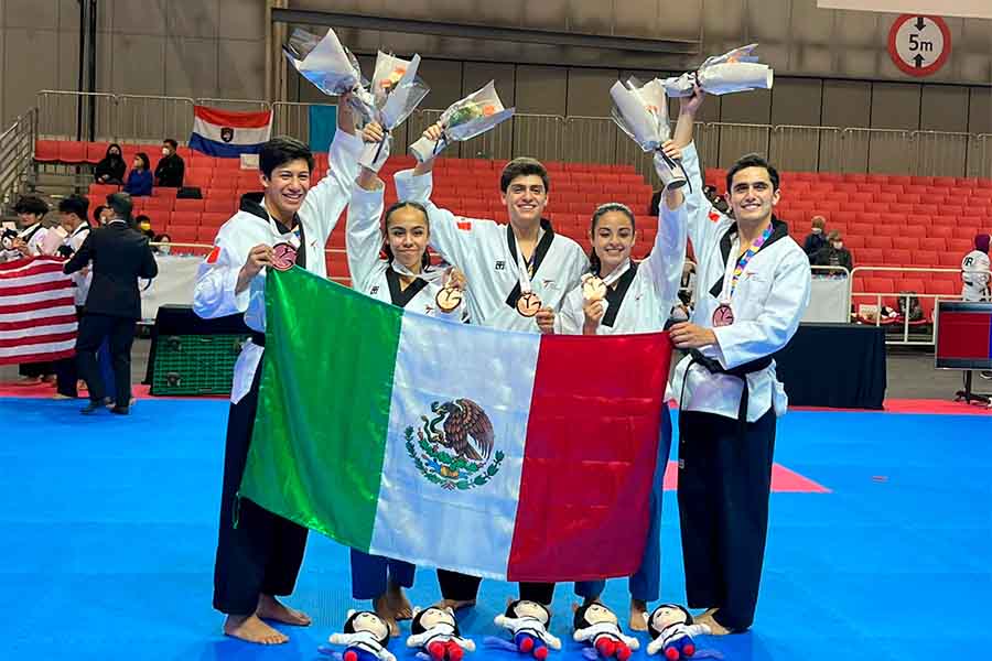 Entrega estudiante del Tec bronce a México en Mundial de Taekwondo