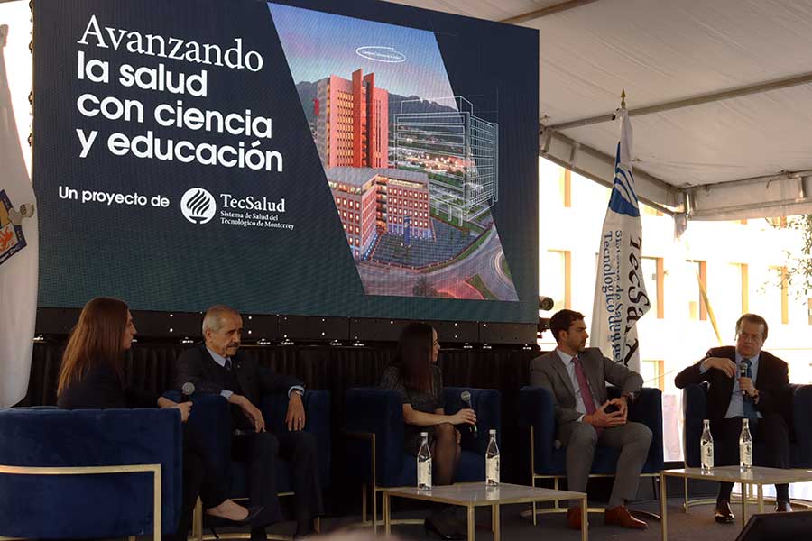 Panel durante el lanzamiento del nuevo Campus de Ciencias de la Salud 