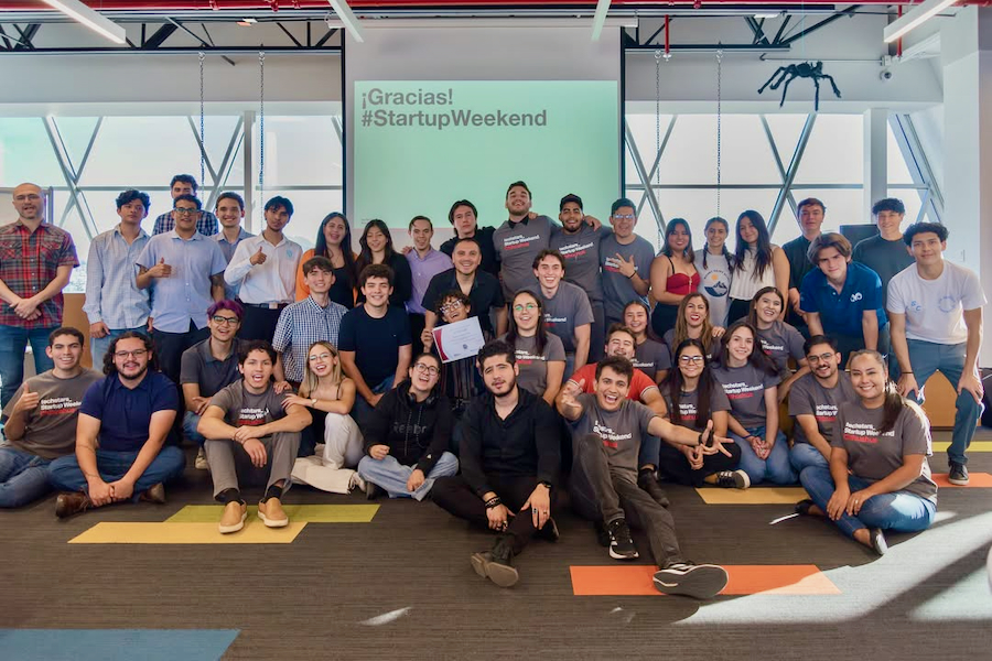 Asistentes al Startup Weekend 2025 en el Parque Tecnol&oacute;gico Ori&oacute;n.