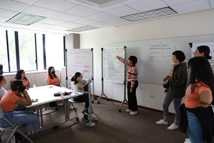 Campamento Patrones Hermosos impulsa la participación de mujeres en ingeniería.