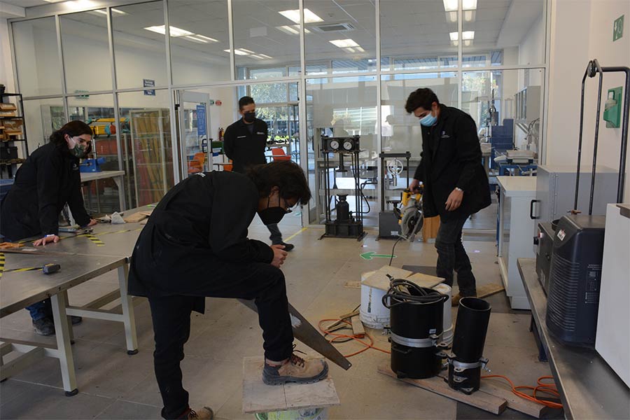 Prácticas en los laboratorios de Ingenieria