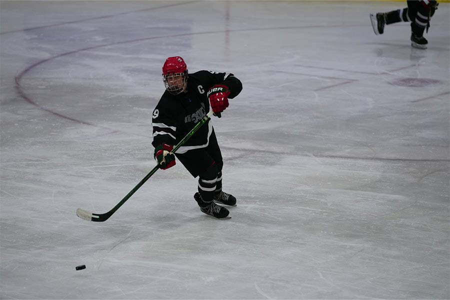 Estudiante de Tec campus Santa Fe recibe premio por su trayectoria en hockey sobre hielo