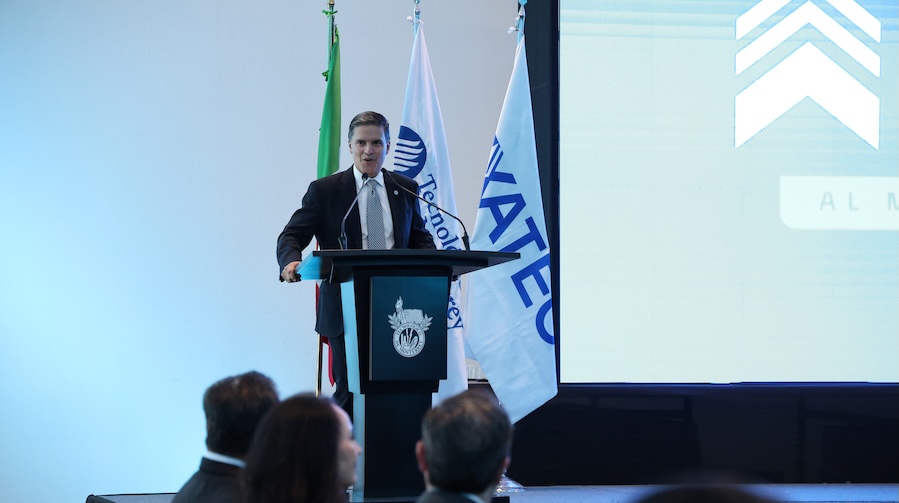 Helmut Huber fue reconocido con el Premio al Mérito EXATEC 2026 por una trayectoria que combina liderazgo empresarial, innovación y compromiso con la comunidad en Querétaro.