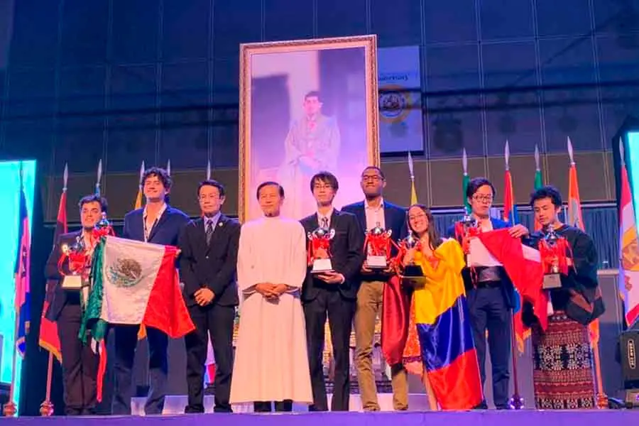 Obtienen máximo galardón por su formación integral en el Tec