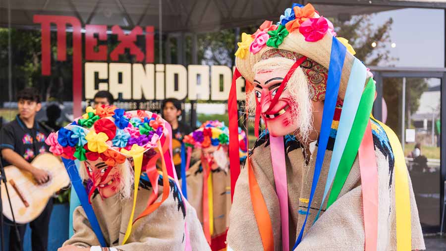 Presentación de ballet folclórico en la exposición de Mexicanidades, la exposición de la galería de arte en Tec campus Estado de México