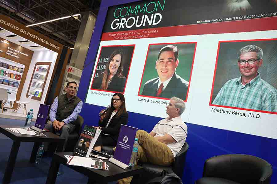Presentaciones de libros en la FIL Guadalajara, libro Common Ground, understanding Latin American and the US.