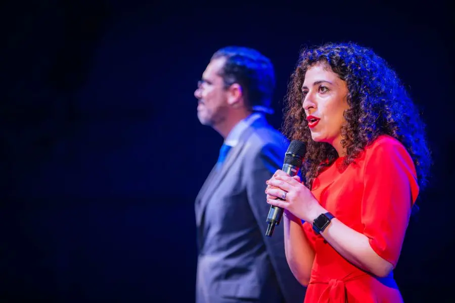 Roberto Iñiguez y Grisel Ayllón