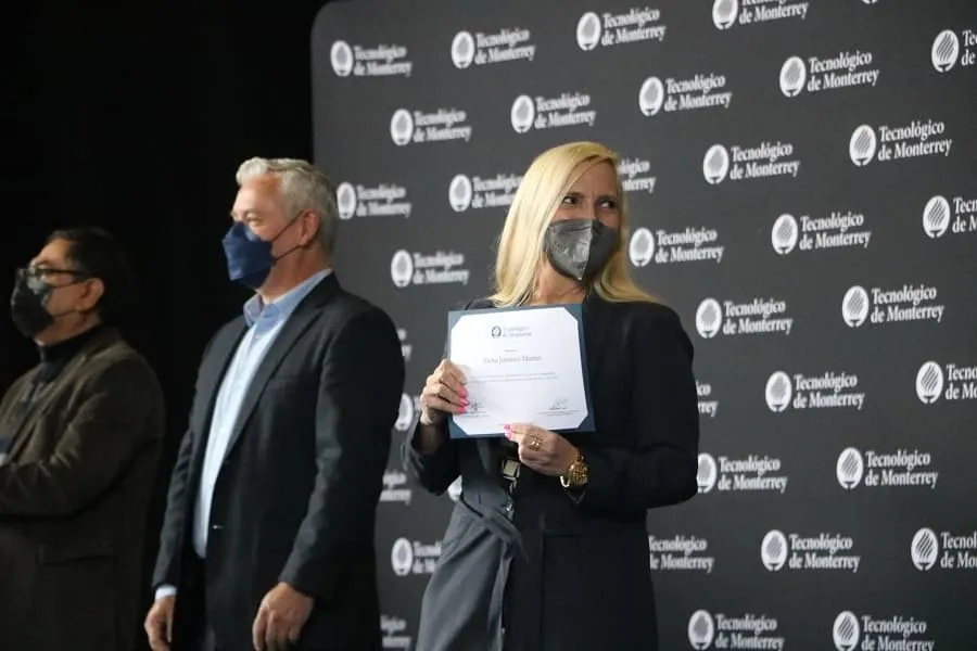 La profesora Elena Jiménez fue una de las reconocidas.