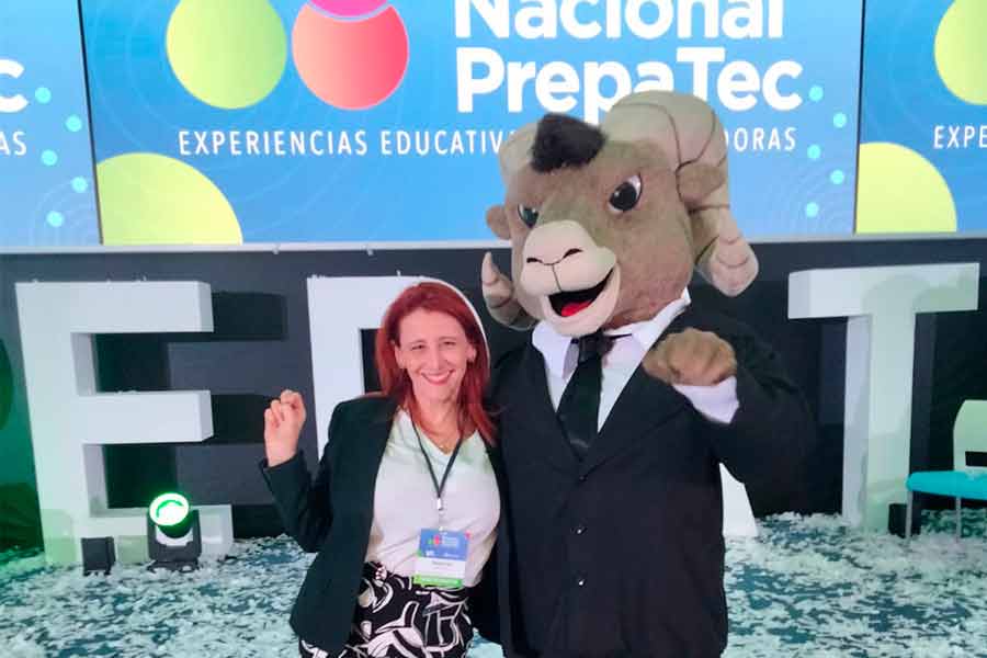 La docente Nacher siempre refrenda su compromiso con la educación.