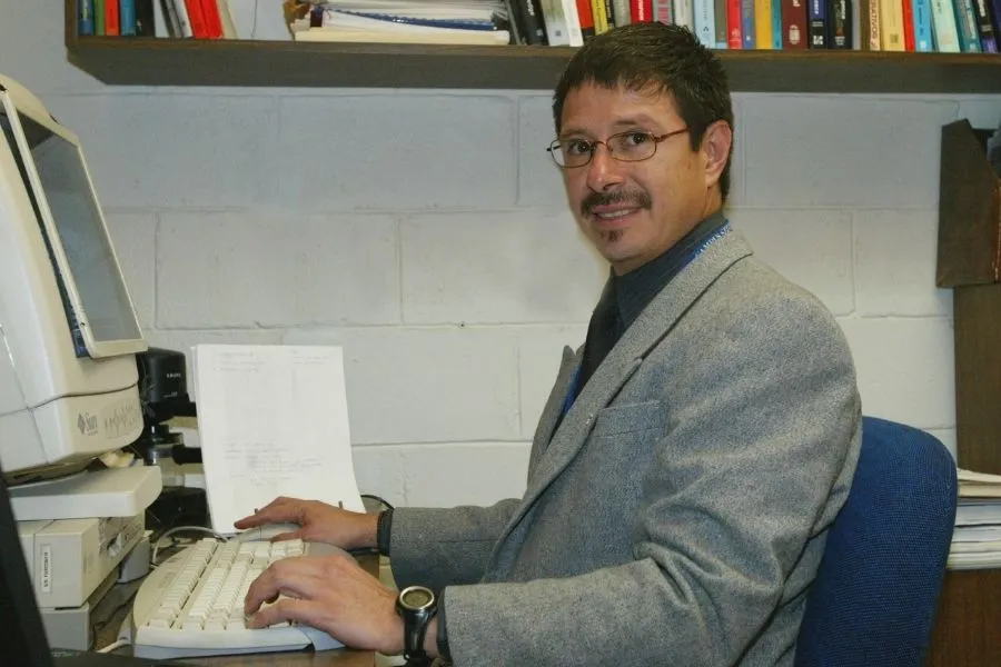 Ra&uacute;l Monroy en el 2003.