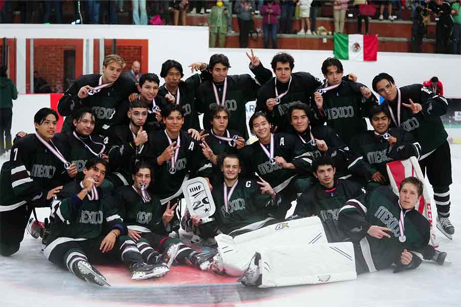 Estudiante Tec es reconocido por su carrera deportiva en el hockey sobre hielo