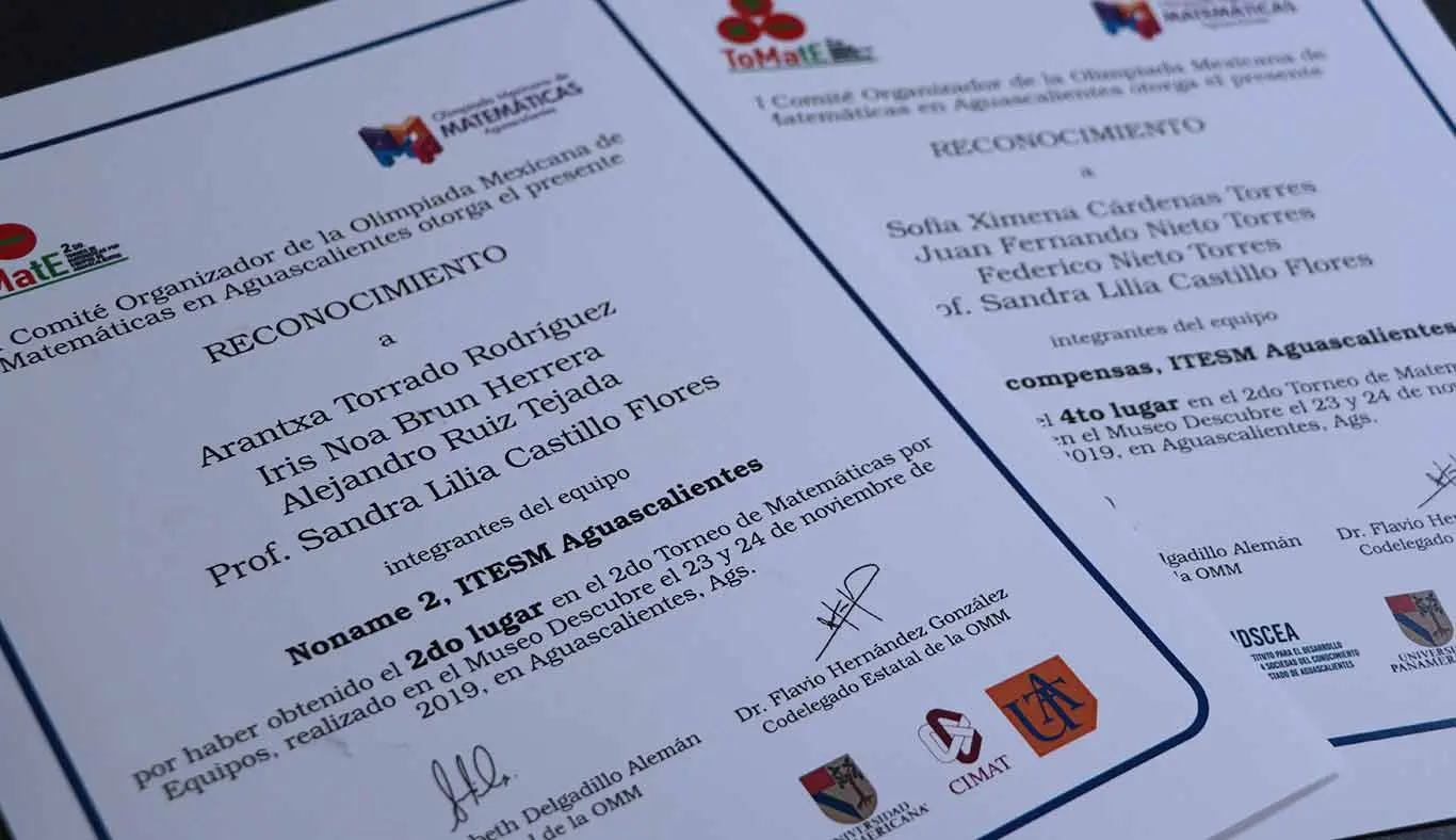 Reconocimientos a los primeros lugares 