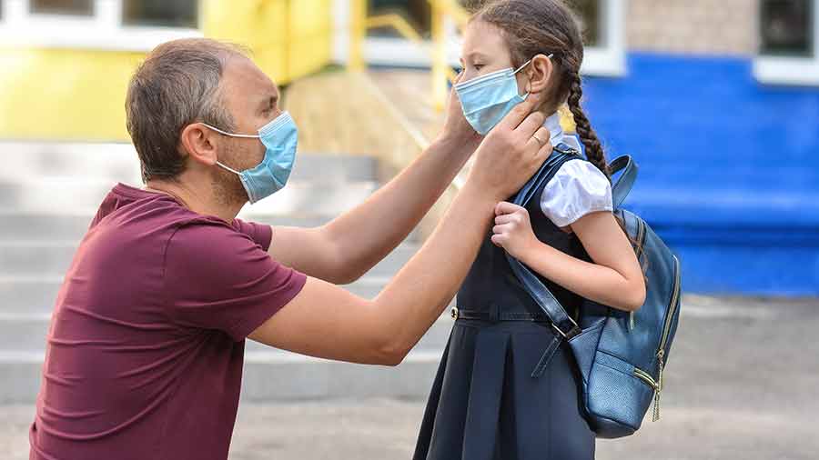 Expertos en salud aseguran que padres deben intervenir en el regreso a clases