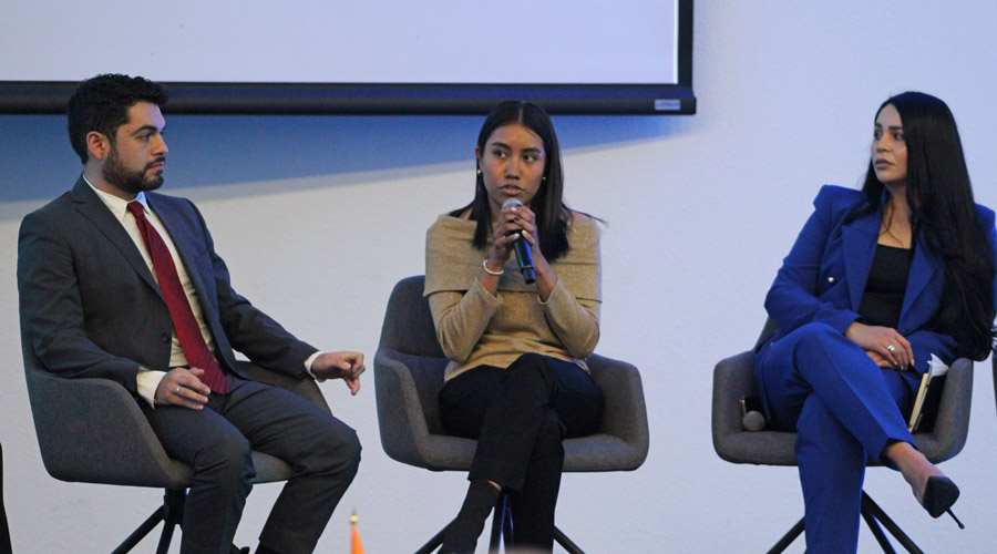 Panel ORGULLO EXATEC LRI durante el aniversario 20 de Relaciones Internacionales