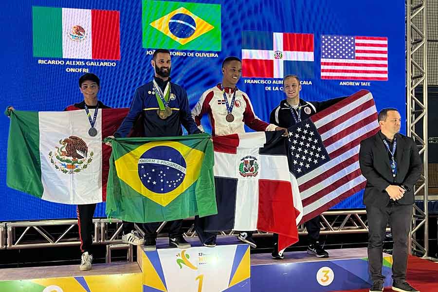 Ricardo Onofre se enfrentó contra el contendiente de Brasil llevándose la medalla de plata.