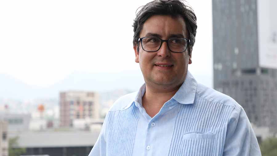 Roberto cuenta su historia, sus logros y retos, habla sobre cómo los datos podrían ayudar a las ciudades y sus ciudadanos en el futuro