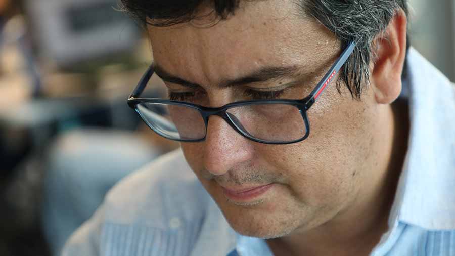 Roberto señala que existe un alto grado de complejidad para resolver estos problemas pero asegura que la educación es una herramienta