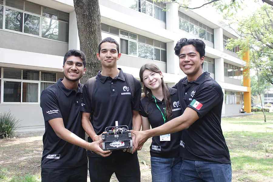 Roborregos, equipo representativo de robótica de campus Monterrey. Foto: Cortesía Roborregos.