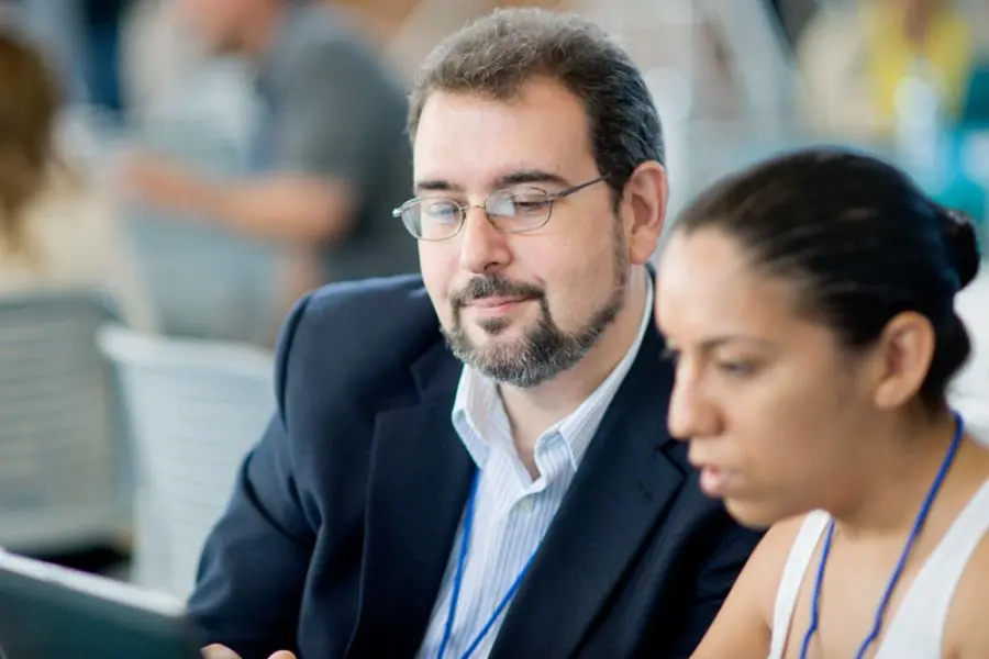 román martínez como profesor en campus Monterrey
