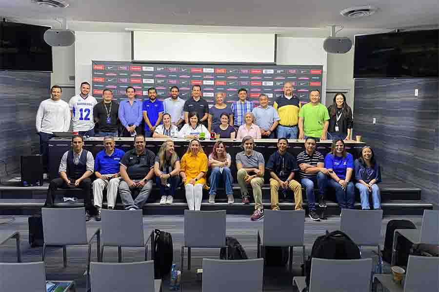 ¡En la cancha y en el aula! Profesores Tec toman reto con Rayados 