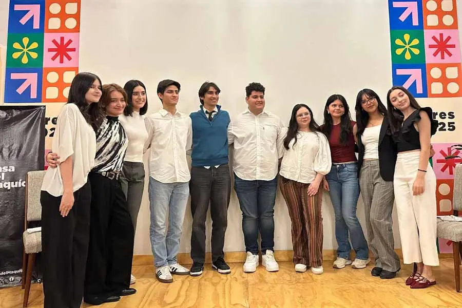 Estudiantes durante presentación de proyecto en Casa del Maquío