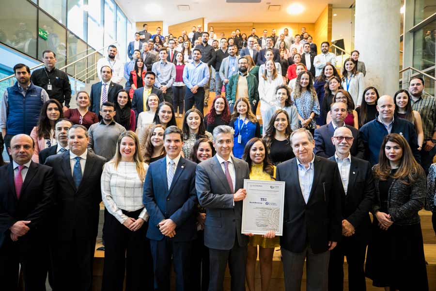 La Comunidad Tec asistió a la ceremonia de entrega de reconocimiento como Marca Famosa