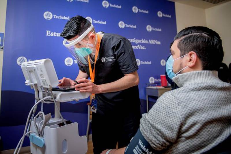 TecSalud inicia fase 3 de pruebas de vacuna ARN mensajero anti-COVID.